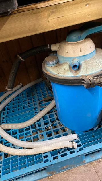 Pomp voor een zwembad beschikbaar voor biedingen