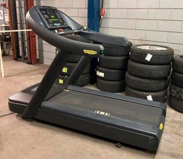 Loopband TECHNOGYM EXCITE 1000 FULL BLACK beschikbaar voor biedingen