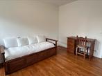 Bed met uitschuifbaar bed en bureau met stoel (massief hout), Huis en Inrichting, Slaapkamer | Complete slaapkamers, Gebruikt
