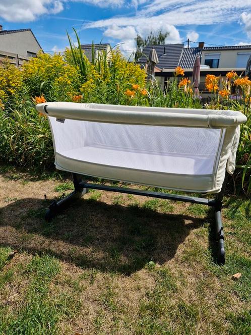 Mooie co-sleeper van het merk We-Too, Kinderen en Baby's, Babywiegjes en Ledikanten, Zo goed als nieuw, Ophalen