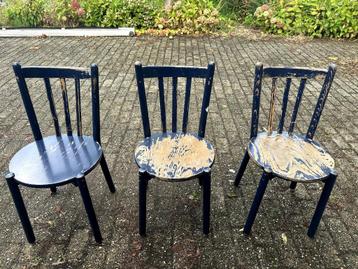vintage stoelen beschikbaar voor biedingen