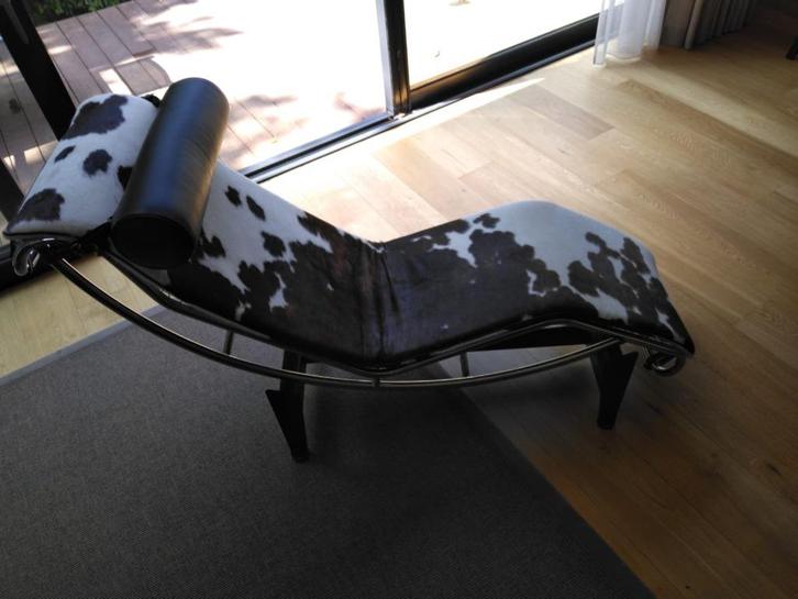 Design loungestoel - reproductie van Cassina Le Corbusier, Huis en Inrichting, Zetels | Zetels en Chaises Longues, Zo goed als nieuw