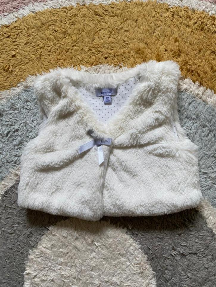 Absorba luxe teddy vestje ecru 3 maanden (59 cm), Kinderen en Baby's, Babykleding | Maat 56, Gebruikt, Meisje, Truitje of Vestje