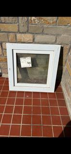 PVC raam 60x60 cm dubbelglas, Doe-het-zelf en Bouw, Ophalen of Verzenden, Nieuw, Dubbelglas