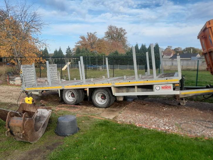 Noyens kantelbare dubbelas dieplader, Articles professionnels, Machines & Construction | Transport, Enlèvement