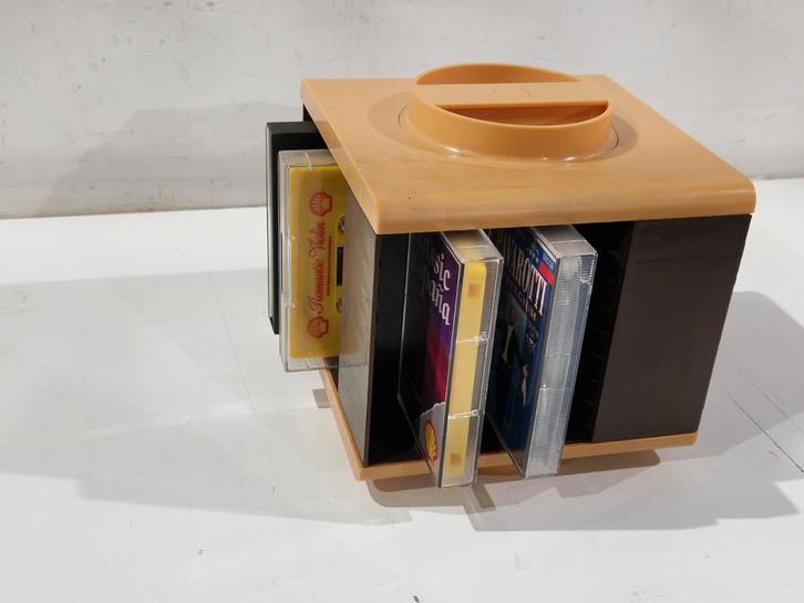 Vintage roterende houderrek voor  cassette , rek houder, Huis en Inrichting, Woonaccessoires | Cd- en Dvd-rekken, Gebruikt, Minder dan 25 discs