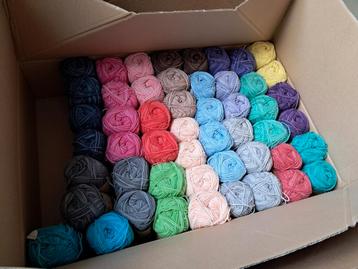 51  50g scheepjes softfun denim beschikbaar voor biedingen