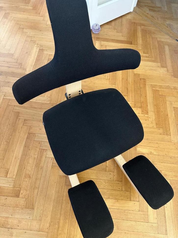 Varier Thatsit ergonomische bureaustoel in perfecte staat, Huis en Inrichting, Bureaustoelen, Zo goed als nieuw, Bureaustoel, Zwart
