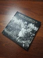 Queen Elizabeth II - A birthday souvenir album - English, Boeken, Ophalen of Verzenden, Zo goed als nieuw