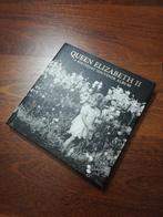 Queen Elizabeth II - A birthday souvenir album - English, Comme neuf, Enlèvement ou Envoi