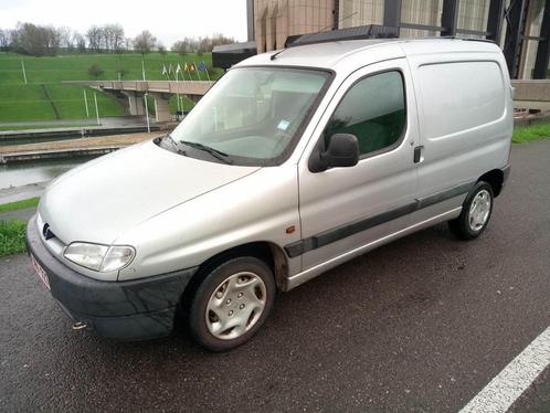 Peugeot partner 1.9d utilitaire, Auto's, Bestelwagens en Lichte vracht, Particulier, ABS, Centrale vergrendeling, Open dak, Radio
