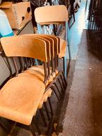 Vintage houten schoolstoelen en stapelstoelen, Ophalen