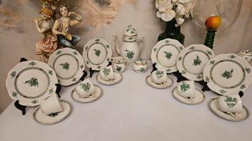HEREND GROEN. SERVIES  beschikbaar voor biedingen