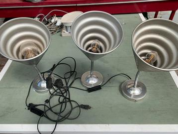 3x Vintage aluminium Bauhaus stijl lampen beschikbaar voor biedingen