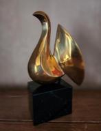 Genummerde scultpuur van gestileerde zwaan op sokkel, Antiek en Kunst, Ophalen