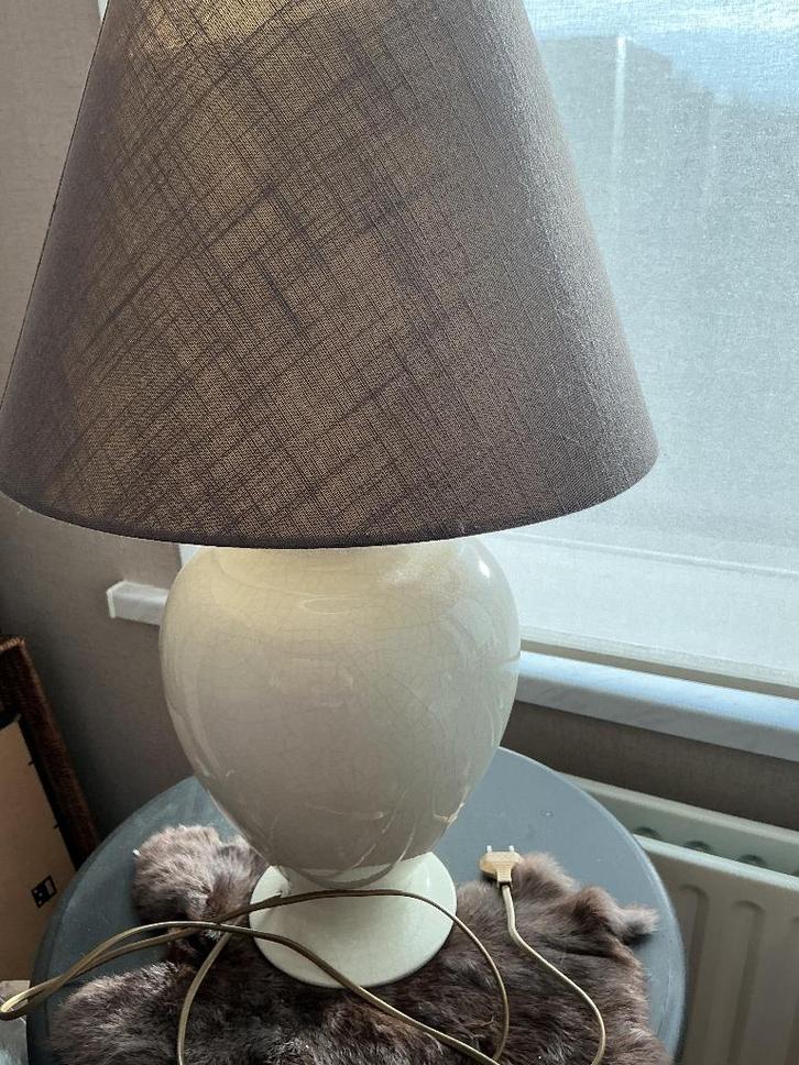 Mooie lamp met kap 30€, Huis en Inrichting, Lampen | Tafellampen, Zo goed als nieuw, 50 tot 75 cm, Overige materialen, Ophalen