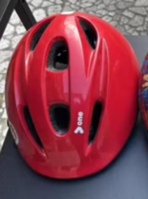effen rode fietshelm — merk One, Fietsen en Brommers, Fietsen | Mountainbikes en ATB, Zo goed als nieuw, Ophalen of Verzenden