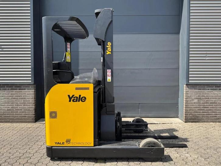 Yale MR16 1,6 ton reachtruck (bj 2009), Zakelijke goederen, Machines en Bouw | Heftrucks en Intern transport, Reachtruck, Elektrisch