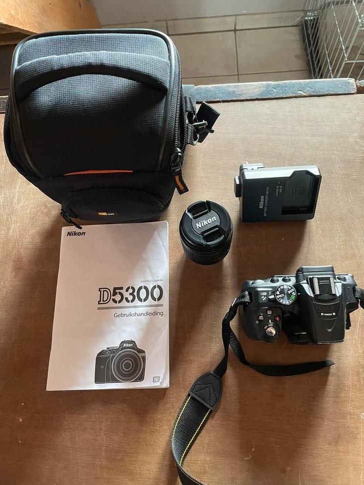 Nikon D5300 met 18–55 mm lens – in zeer goede staat, Audio, Tv en Foto, Fotocamera's Digitaal, Zo goed als nieuw, Spiegelreflex
