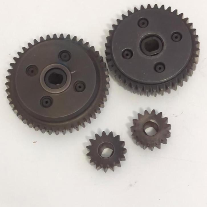 Stalen tandwielen voor FG / Carson, 2x 15T, 45T en 40T, Hobby en Vrije tijd, Modelbouw | Radiografisch | Auto's, Gebruikt, Onderdeel