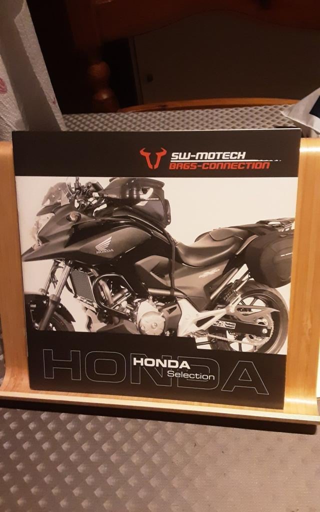 Honda sw motech brochure, Ophalen of Verzenden, Zo goed als nieuw