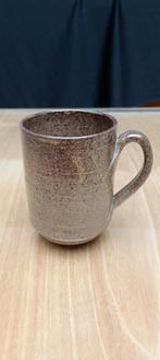 Petite tasse en grès signée du potier Paul Van Gompel, Antiek en Kunst, Ophalen of Verzenden