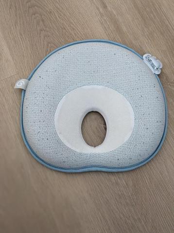 Lovenest baby hoofdkussen beschikbaar voor biedingen