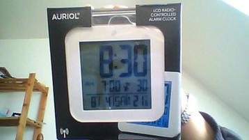Radiowekker LCD Radio-Controlled beschikbaar voor biedingen