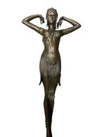 Sculpture en Bronze "Danseuse de Scarabée" par H.B. Chyparus, Bronze, Enlèvement ou Envoi