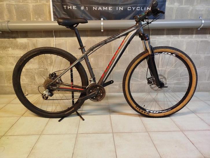 Specialized vtt à petit prix, Vélos & Vélomoteurs, Vélos | VTT & Mountainbikes, Utilisé, Hommes, Autres marques, VTT semi-rigide