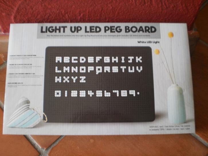 Letterbord met  verlichting, Huis en Inrichting, Woonaccessoires | Memoborden, Nieuw, Overige typen, Ophalen of Verzenden