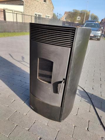 Mondena italia 12kw, Huis en Inrichting, Kachels, Ophalen, Zo goed als nieuw, Pelletkachel