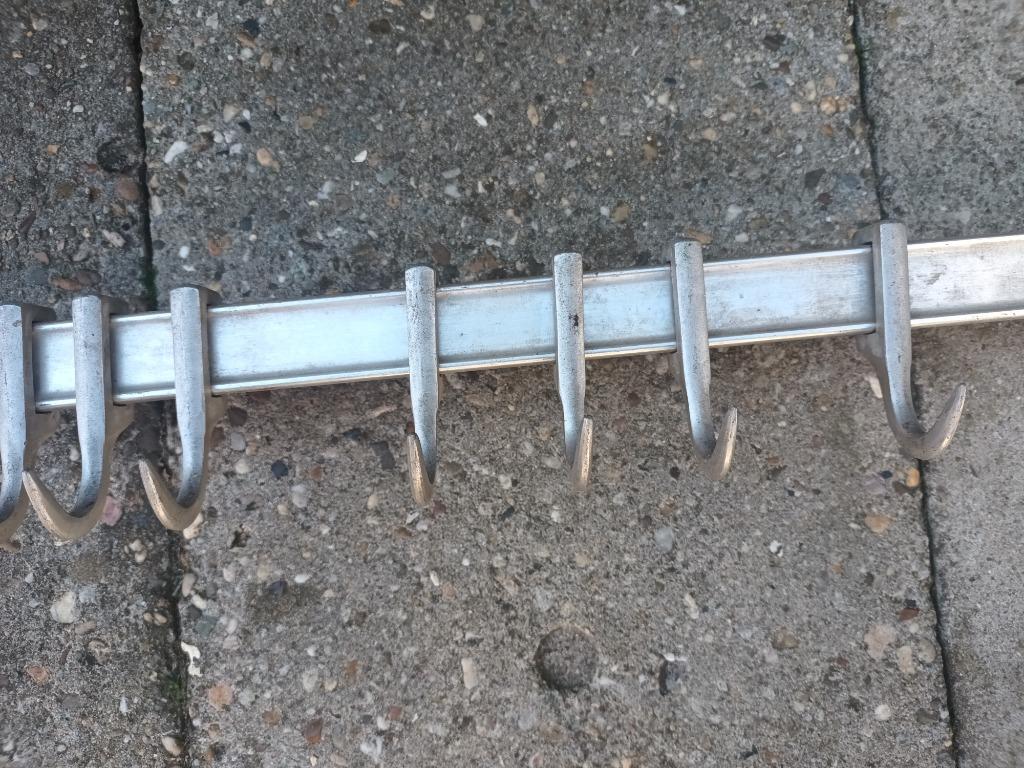 Vleeshaak vleeshaak kapstok, Ophalen