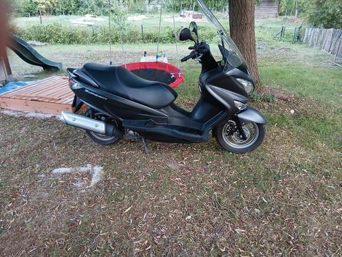 suzuki burgman 125cc, Fietsen en Brommers, Scooters | Overige merken, Zo goed als nieuw, Benzine, Ophalen