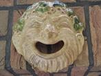 Gezicht/masker in keramiek om aan de muur te hangen, Ophalen
