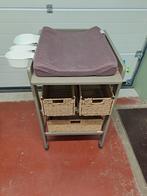 Verzorgingstafel op wieltjes, incl kussen, manden en bakjes, Ophalen, Gebruikt