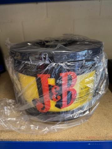 ijsemmer van J & B beschikbaar voor biedingen