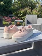 Baskets Nike Air force 1 taille 37,5, Vêtements | Femmes, Chaussures, Rose, Neuf