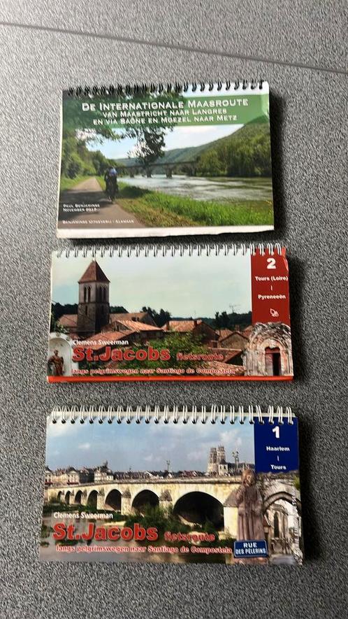 Fietsroutes naar santiago en nederland, Boeken, Reisgidsen, Zo goed als nieuw, Ophalen of Verzenden