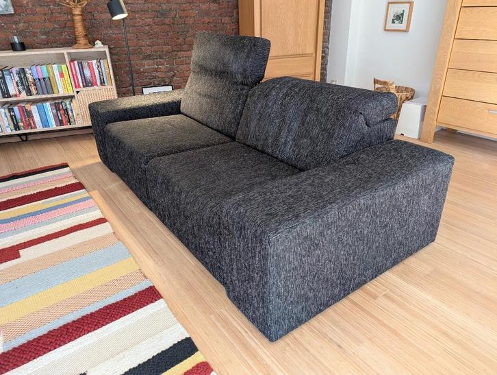 Stijlvolle 2.5-zit zetel met verstelbare hoofdsteunen, Huis en Inrichting, Zetels | Zetels, Gebruikt, Rechte bank, Driepersoons