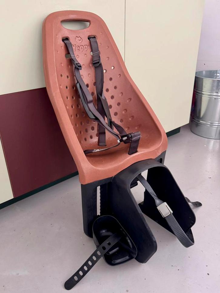 Thule Yepp Maxi, Fietsen en Brommers, Fietsaccessoires | Fietsstoeltjes, Zo goed als nieuw, Achterzitje, Ophalen