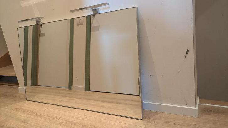 Badkamer spiegel met verlichting, Huis en Inrichting, Badkamer | Badkamermeubels, Zo goed als nieuw, Overige typen, Minder dan 100 cm