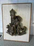 Beeld moeder met kind in reliëf op kader, Enlèvement ou Envoi