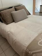 Bed 140m  breed nieuwe matras .wegens verhuizing, Maison & Meubles, Chambre à coucher | Canapés-lits, Enlèvement, Neuf