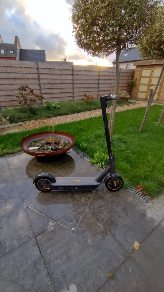 Segway Ninebot Max G30 – uitstekende staat (slechts 568 km!), Fietsen en Brommers, Steps, Zo goed als nieuw, Elektrische step (E-scooter)