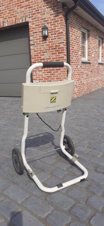 Trolley met voeding voor zodiac cybernaut NT