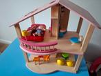 Bemeubeld  houten huis van pintoys, Ophalen, Zo goed als nieuw