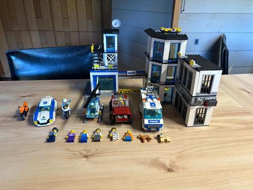 LEGO politiestation, Kinderen en Baby's, Speelgoed | Duplo en Lego, Gebruikt, Lego, Complete set, Verzenden
