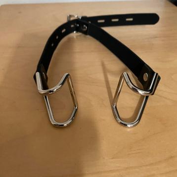 Harnais Bouche en Acier BDSM beschikbaar voor biedingen