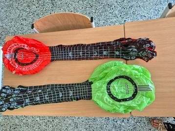 Opblaasbare gitaren beschikbaar voor biedingen